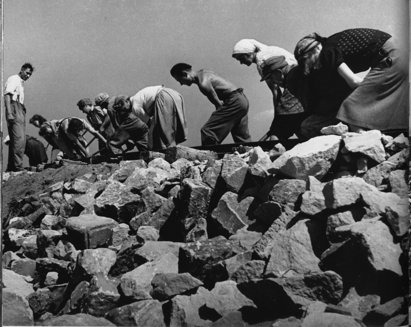 &Tau;&omicron; &gamma;&lambda;&upsilon;&kappa;ό&pi;&iota;&kappa;&rho;&omicron; &rsquo;45
