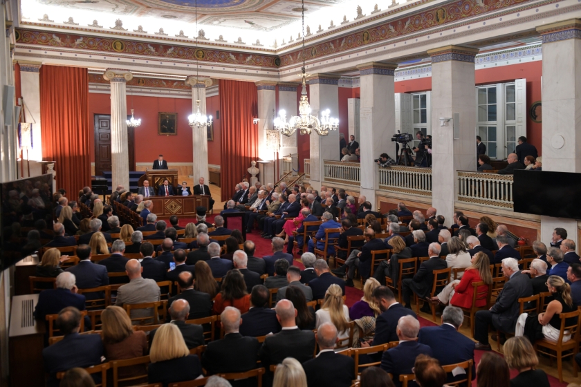 &Omicron;&iota; &alpha;&nu;&alpha;&tau;&rho;&omicron;&pi;έ&sigmaf; &sigma;&tau;&iota;&sigmaf; &delta;&iota;&epsilon;&theta;&nu;&epsilon;ί&sigmaf; &omicron;&iota;&kappa;&omicron;&nu;&omicron;&mu;&iota;&kappa;έ&sigmaf; &iota;&sigma;&omicron;&rho;&rho;&omicron;&pi;ί&epsilon;&sigmaf;, &eta; &epsilon;&upsilon;&rho;&omega;&zeta;ώ&nu;&eta; &kappa;&alpha;&iota; &eta; &epsilon;&lambda;&lambda;&eta;&nu;&iota;&kappa;ή &omicron;&iota;&kappa;&omicron;&nu;&omicron;&mu;ί&alpha;