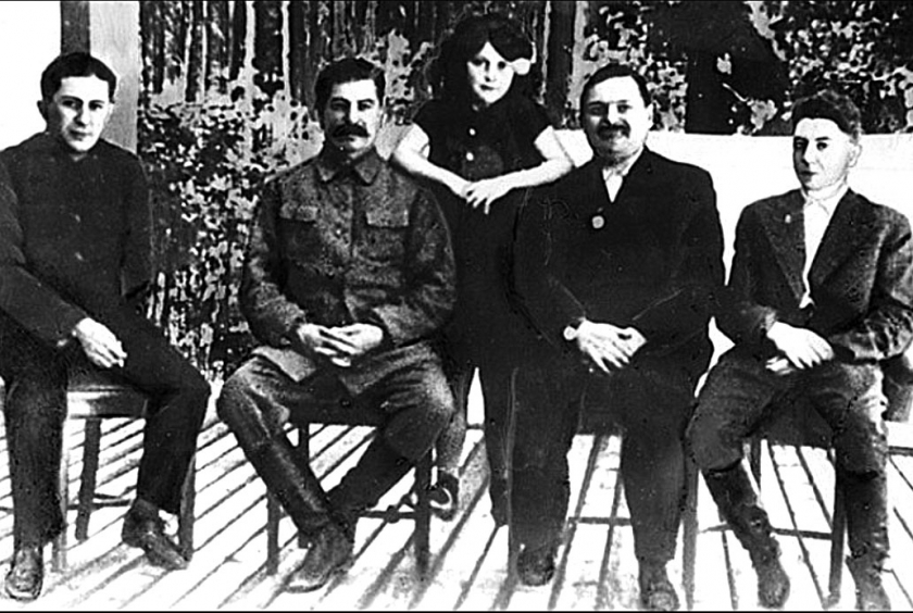 &Alpha;&nu;&tau;&rho;έ&iota; &Alpha;&lambda;&epsilon;&xi;ά&nu;&tau;&rho;&omicron;&beta;&iota;&tau;&sigmaf; &Zeta;&nu;&tau;ά&nu;&omega;&phi;